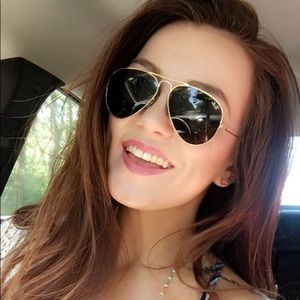 Meet your Posher, Carly